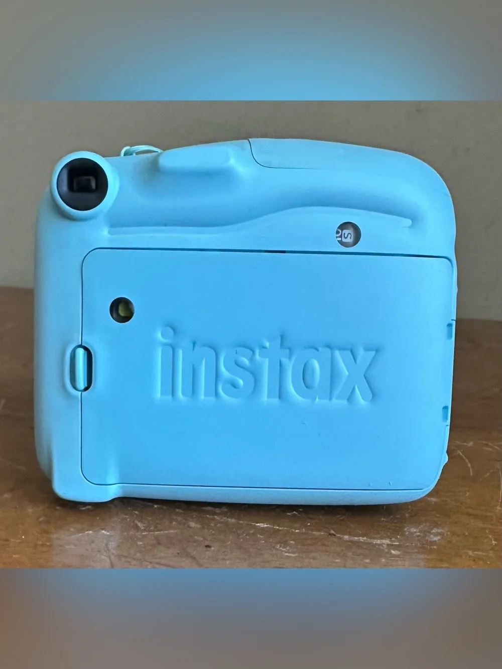 Fujifilm Instax Mini 11 Instant Camera - Light Blue
